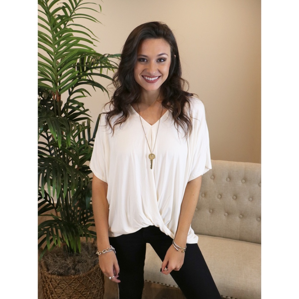 Relaxed Fit Knott Top